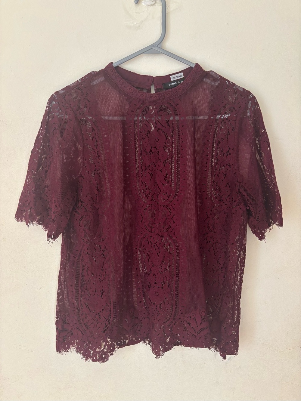 Cable & Gauge Burgundy Floral Lace Blouse Top Size Small